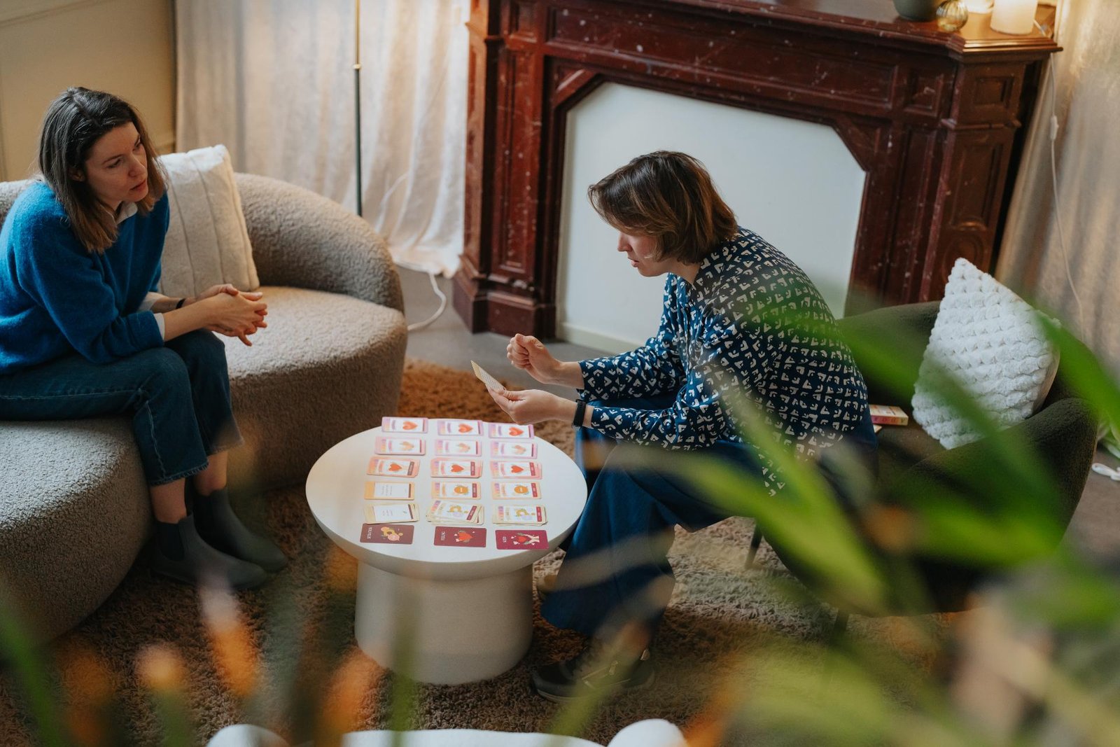 Coaching gesprek met emotionele begeleiding en therapiekaarten