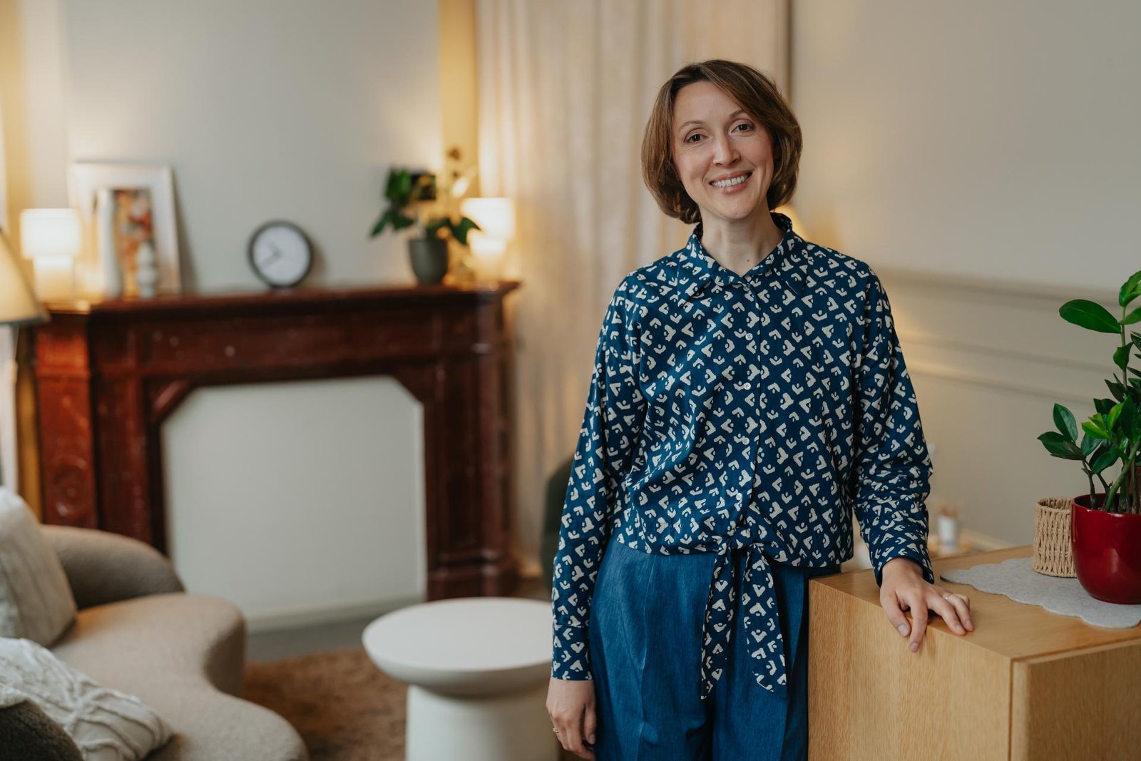 Psychotherapeute van Entisano in de praktijkruimte in Leuven